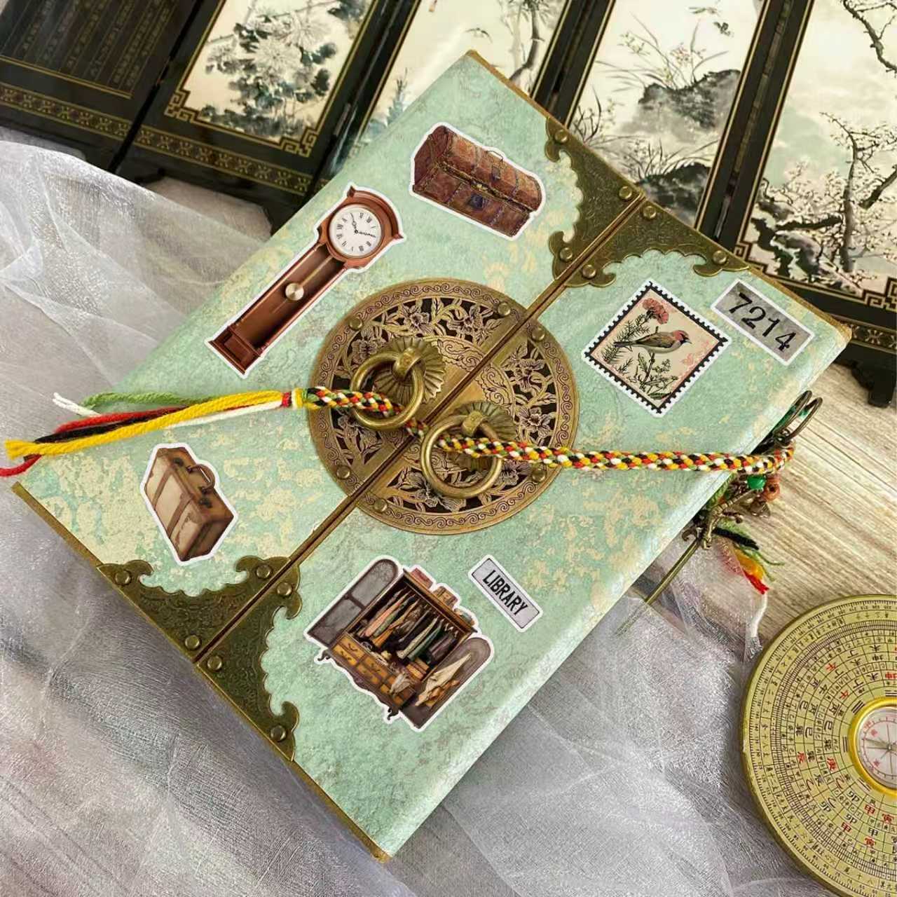 Vintage Trinkets Sticker Books - Vintage Collectible Books reseña y precio